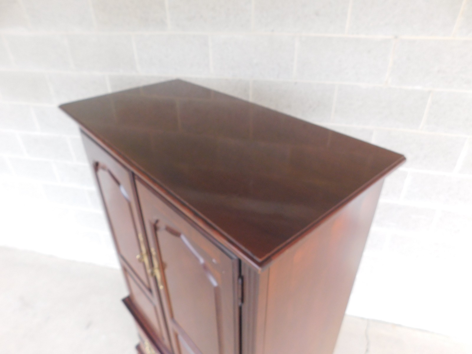 Thomasville Cherry Collection Georgian Style Fitted Interior Armoire Chest 41″w
