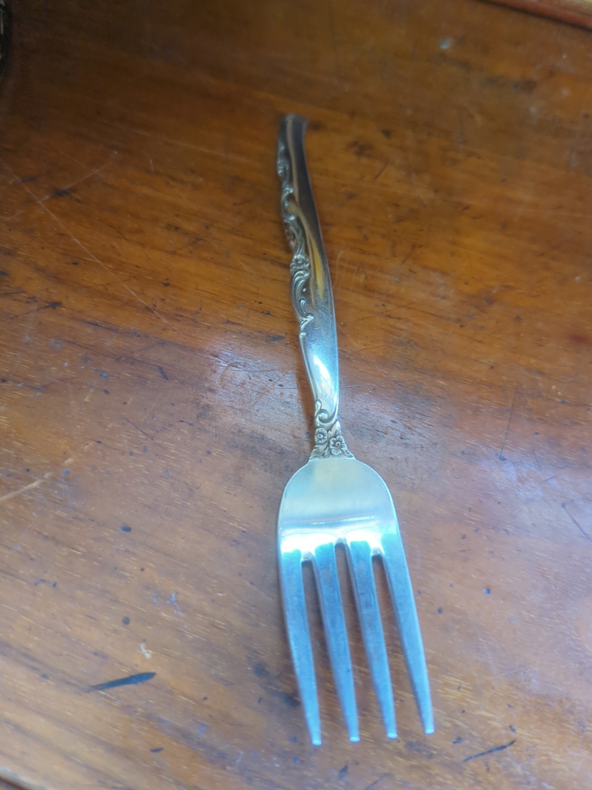 Sterling Silver Oneida Heirloom Flower Lane Salad Fork
