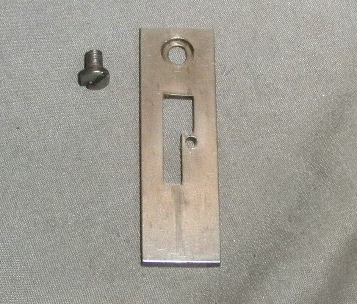 Antique Singer 12 Treadle Sewing Machine Needle Plate Feed Dog Cover + Screw