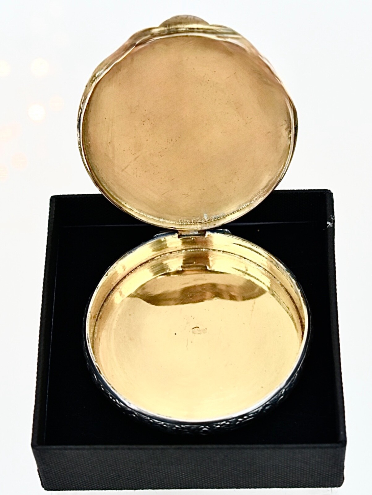 Russian Silver Round Case /Box Gilded Interior,84 Kokoshnick St Petersburg c1900