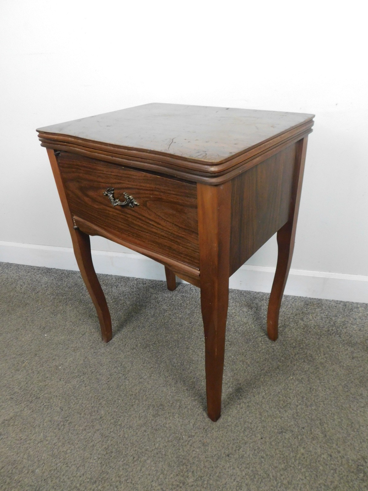 Sewing Machine Lift Top Table 1960s Retro Vintage Faux Mahogany Traditional