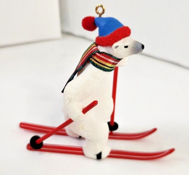 HALLMARK KEEPSAKE 1988 GOIN’ CROSS-COUNTRY POLAR BEAR ORNAMENT QX476-4