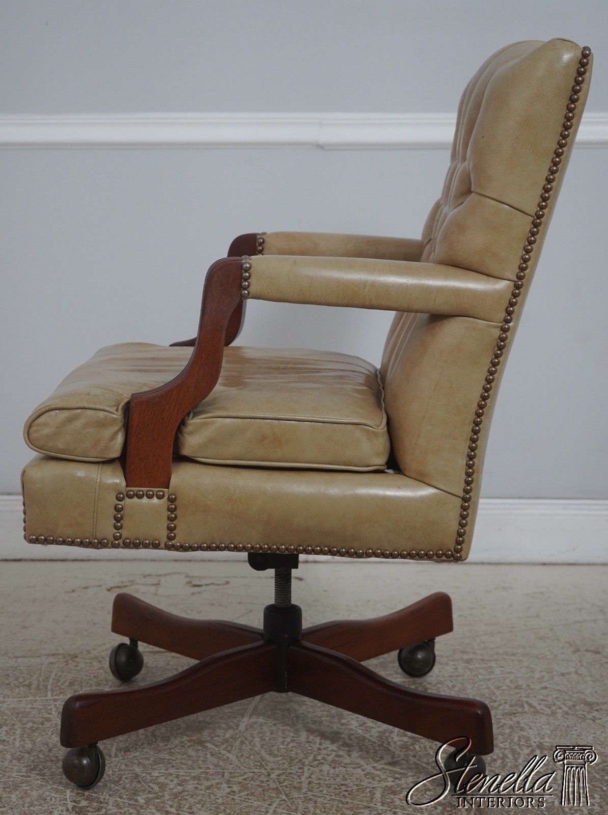 73549: Classic Leather Tufted Rolling Desk Chair