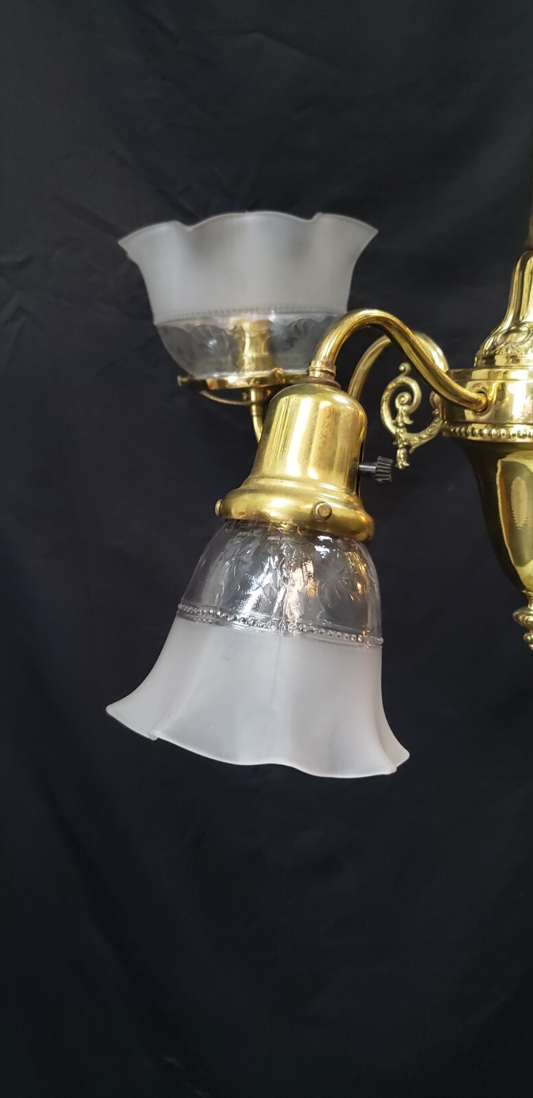 4 Light Flush Mount Chandelier with Fluted Shades 27 1/2″ x 21″ x 38″ GS00472