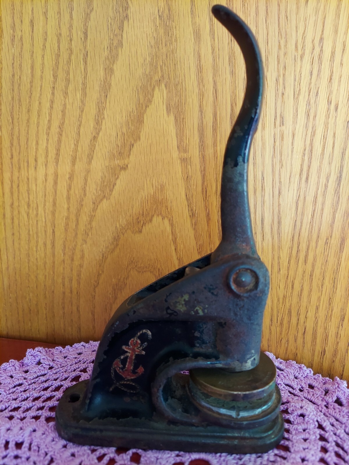 ANTIQUE HOBSON-FULLER COMPANY EMBOSSER, CAST IRON WITH ANCHOR PICTURE