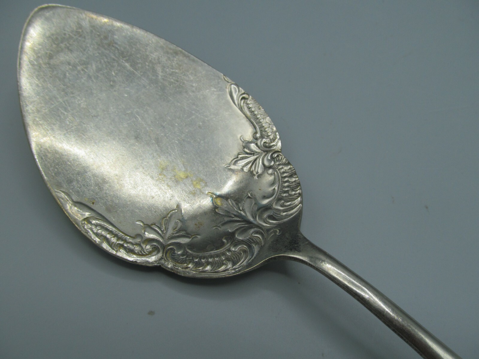 U.S. Silver Co THREE Solid Pie Knife Server Silver Plate 9-1/4″