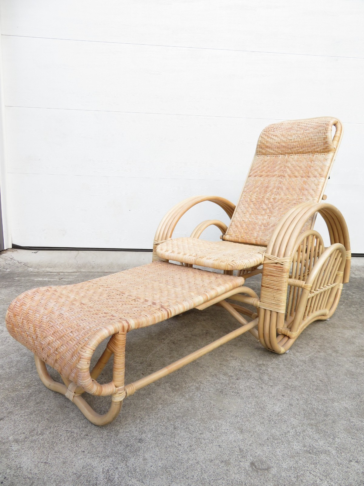Vtg RATTAN & WICKER CHAISE LOUNGE CHAIR Recliner W/ FOOTSTOOL Boho COASTAL mcm