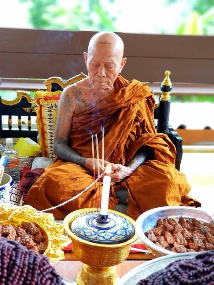 Supreme Buddhist Scriptures Prayer Beads “Phaya Ka Khao Binding” Thai Amulet