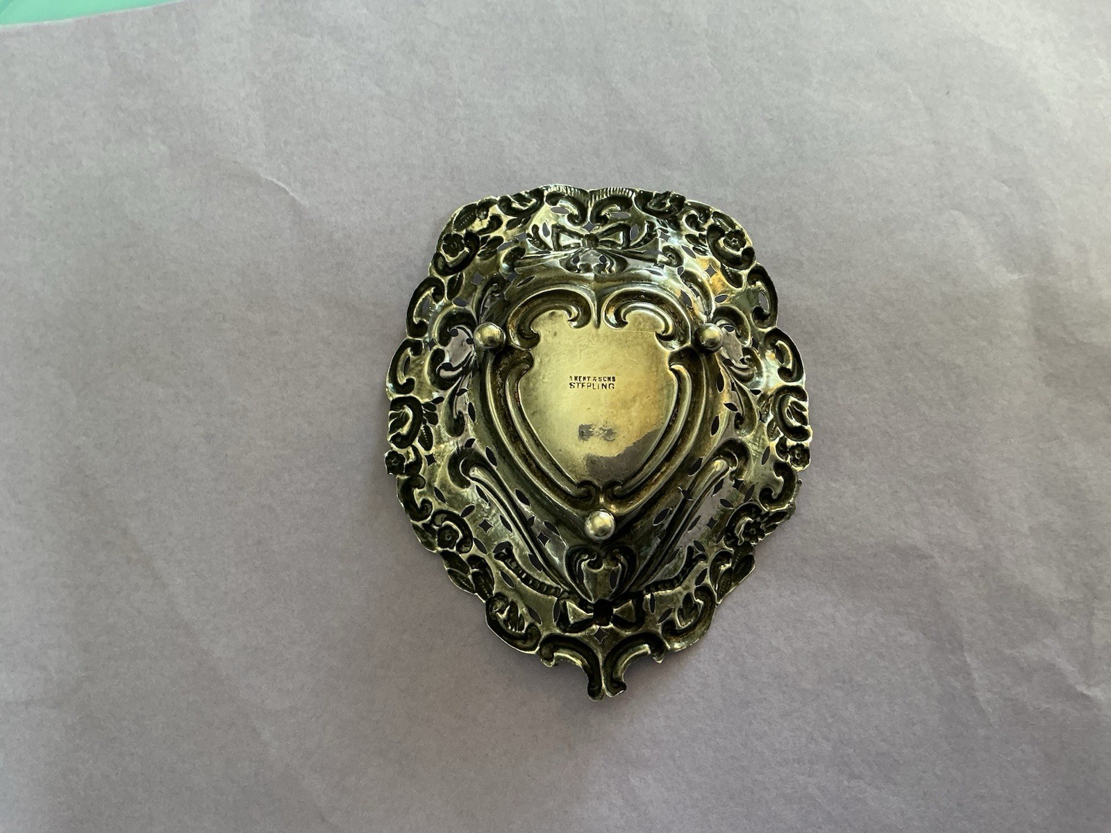 Antique Vintage Solid Sterling Silver Heart Shaped Embossed Bon Bon Dish 9g
