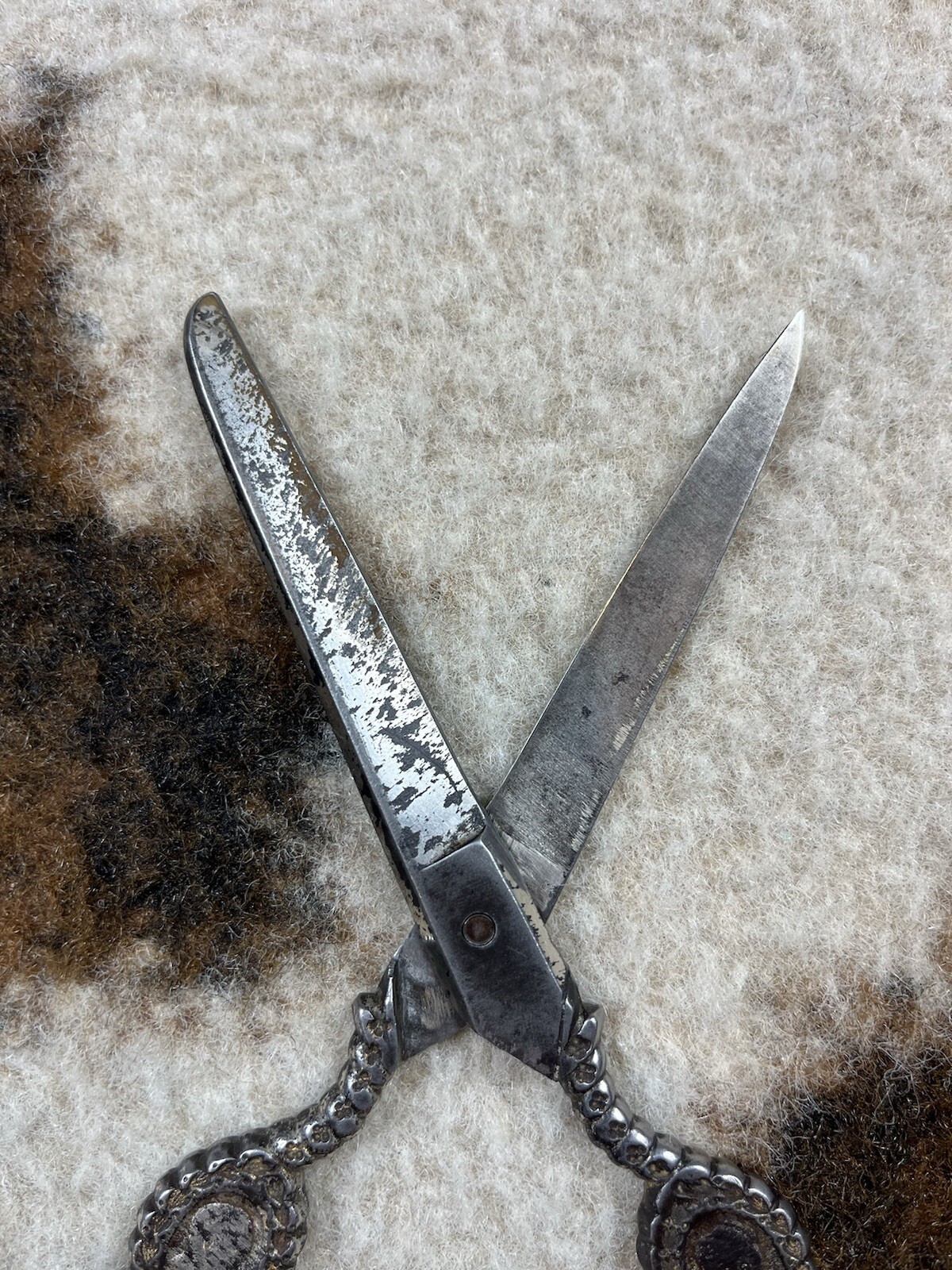 CORONATION SEWING SCISSORS King Edward VII Queen Alexandra Solingen P.G Souvenir