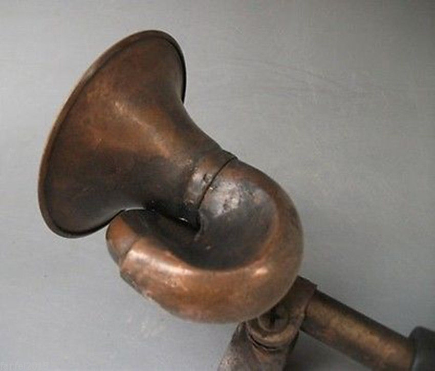 4.92″ CHINESE OLD BRONZE HANDWORK BIKE HORN ORNAMENTS COLLECTABLE USEFUL DECOR