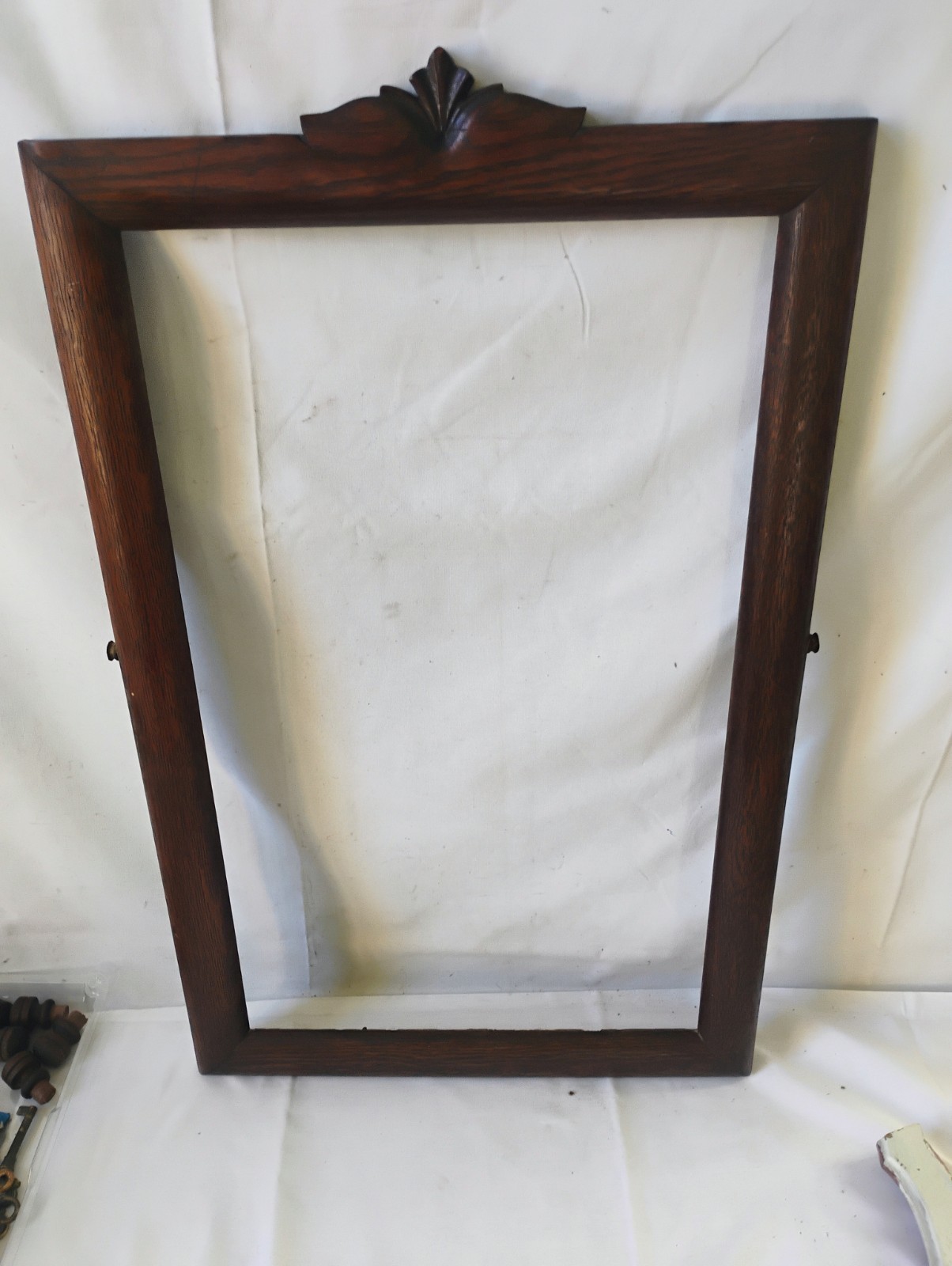 Antique Quartersawn Oak Wall Mirror Frame w/ Carved Crest 14 1/2″ x 23/3/4″