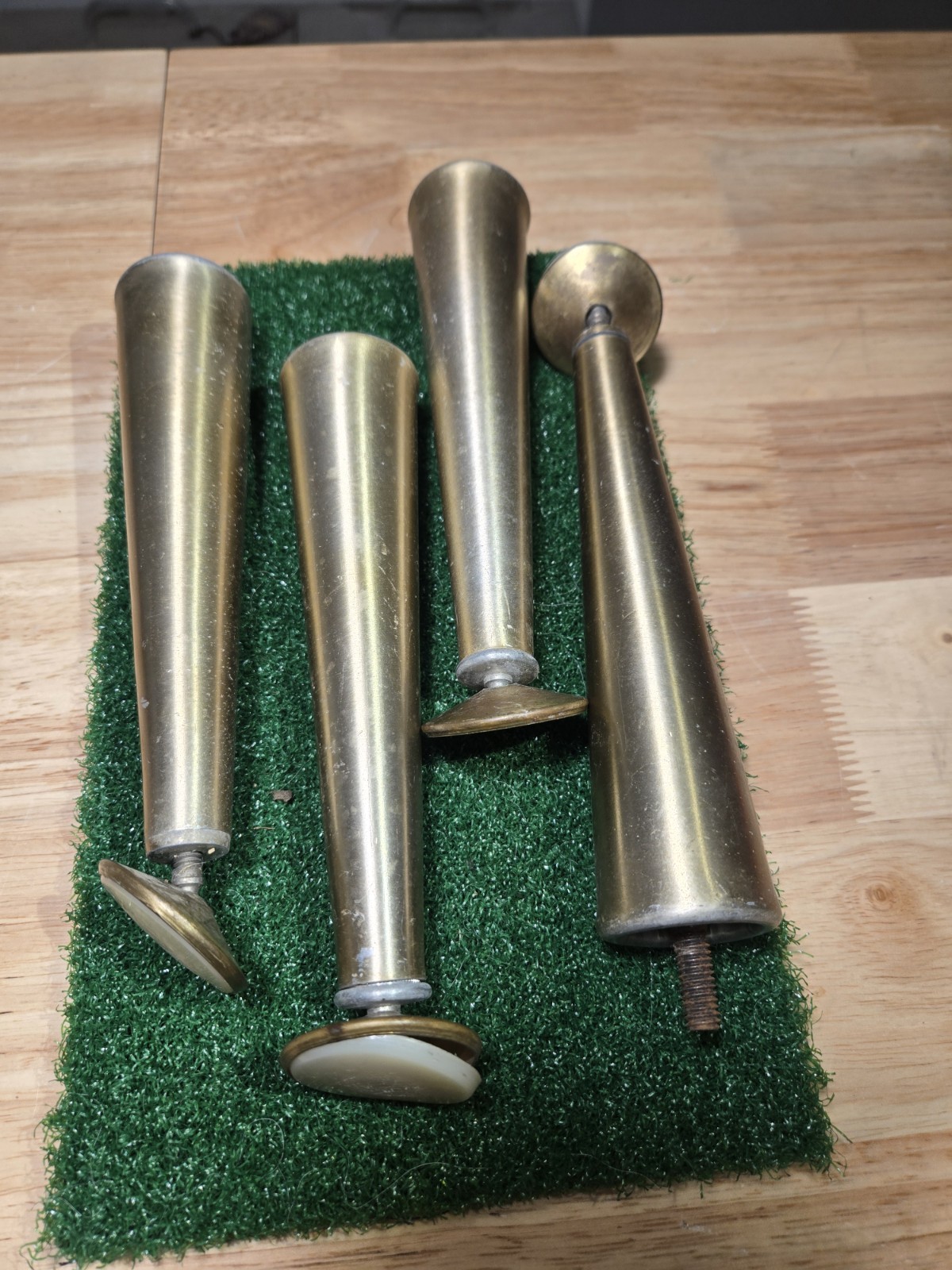 Vtg Set Of 4 Mid Century MCM Tapered Gold Metal Screw In Table Legs 7″