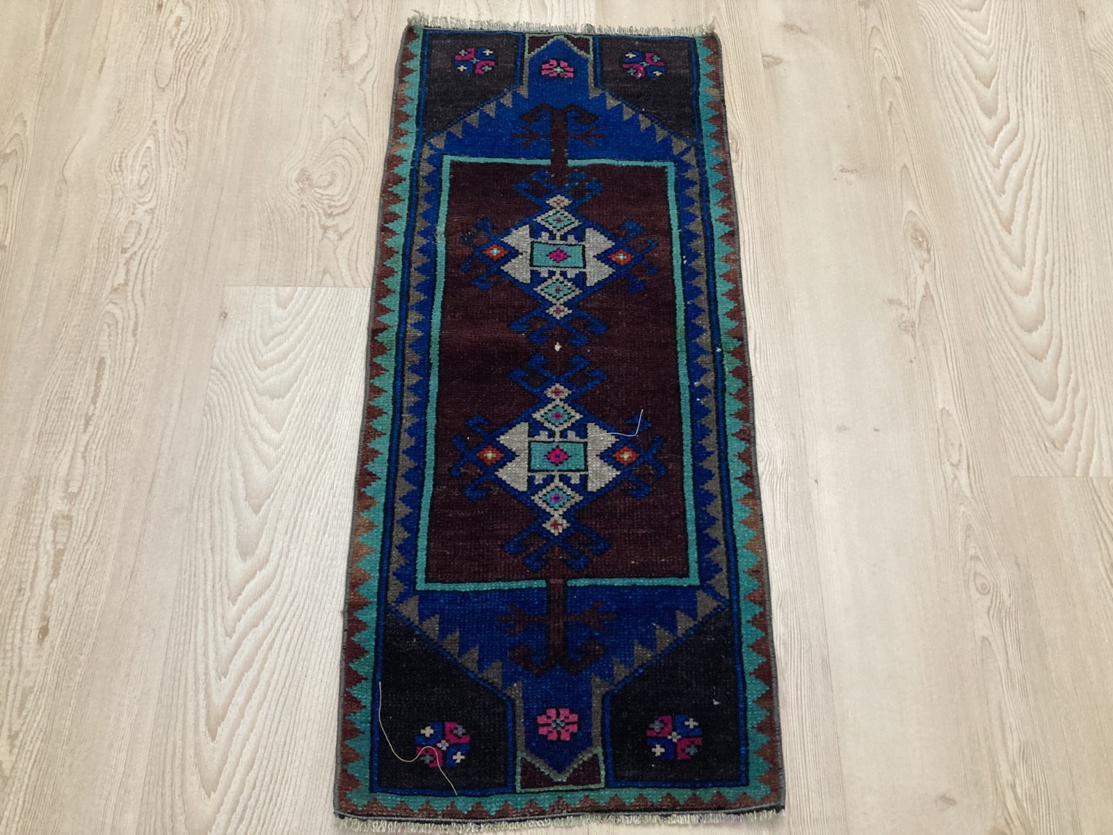 Purple rug, Wool rug, Turkish rug, Vintage rug, Small rug, Doormat, 1.2x 2.7 ft