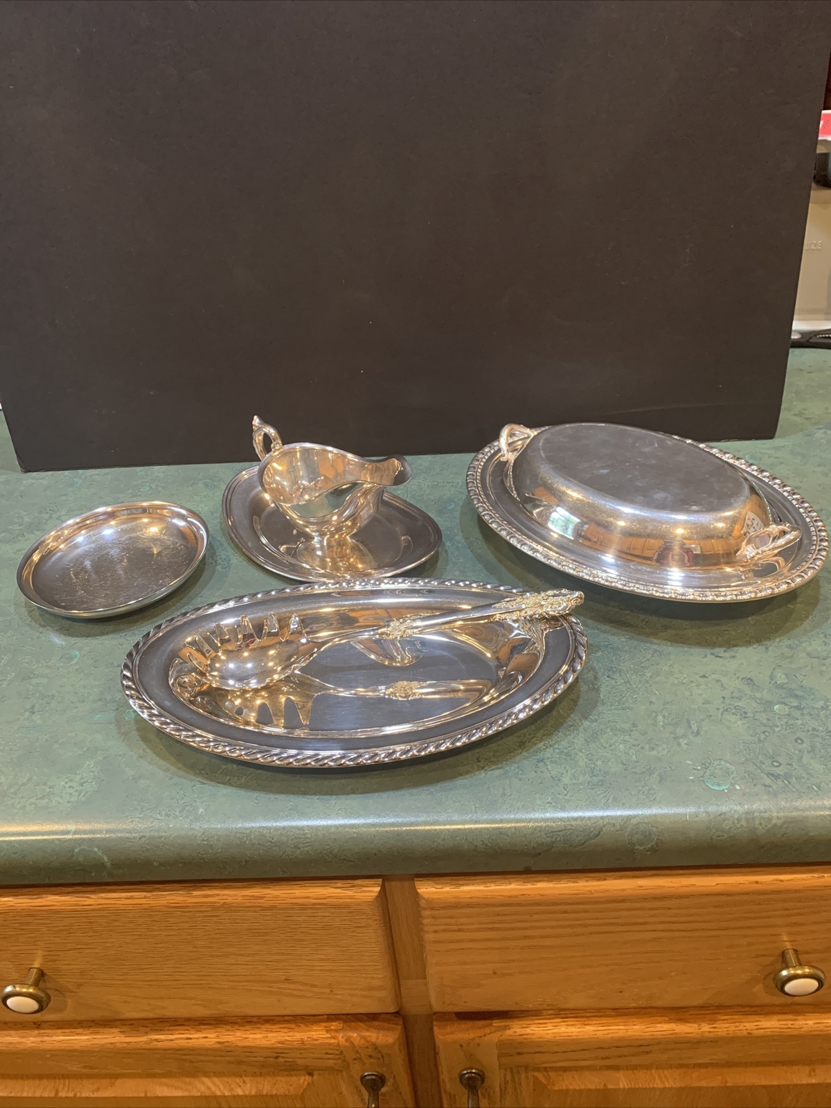 Lot of 6 Pieces- Silverplate Serving Dishes/Pieces *Wm Rogers – Rogers Bros.