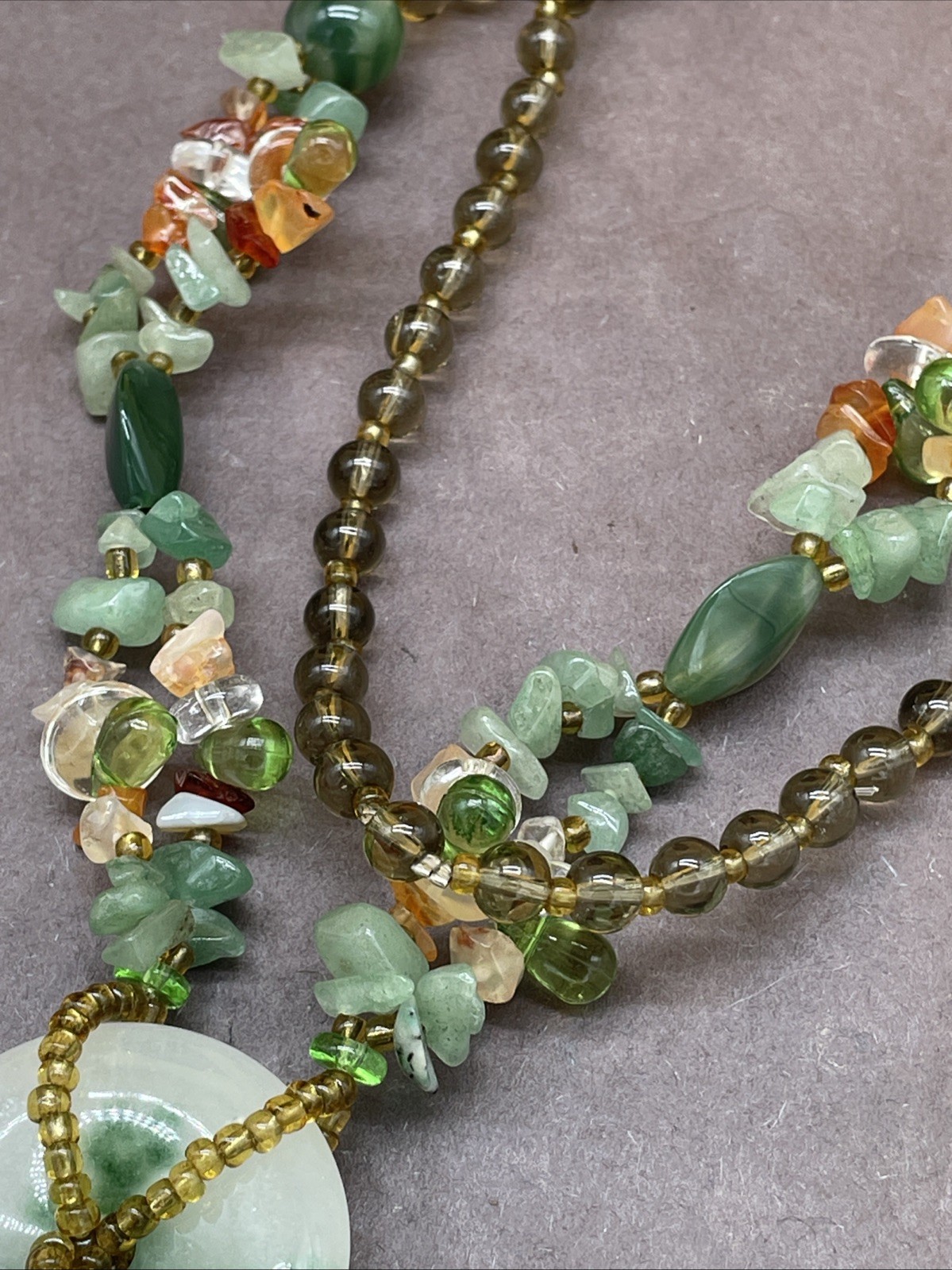 BEAUTIFUL Chinese Inspired Multi Colored Jade Colored Necklace Mint Condition!
