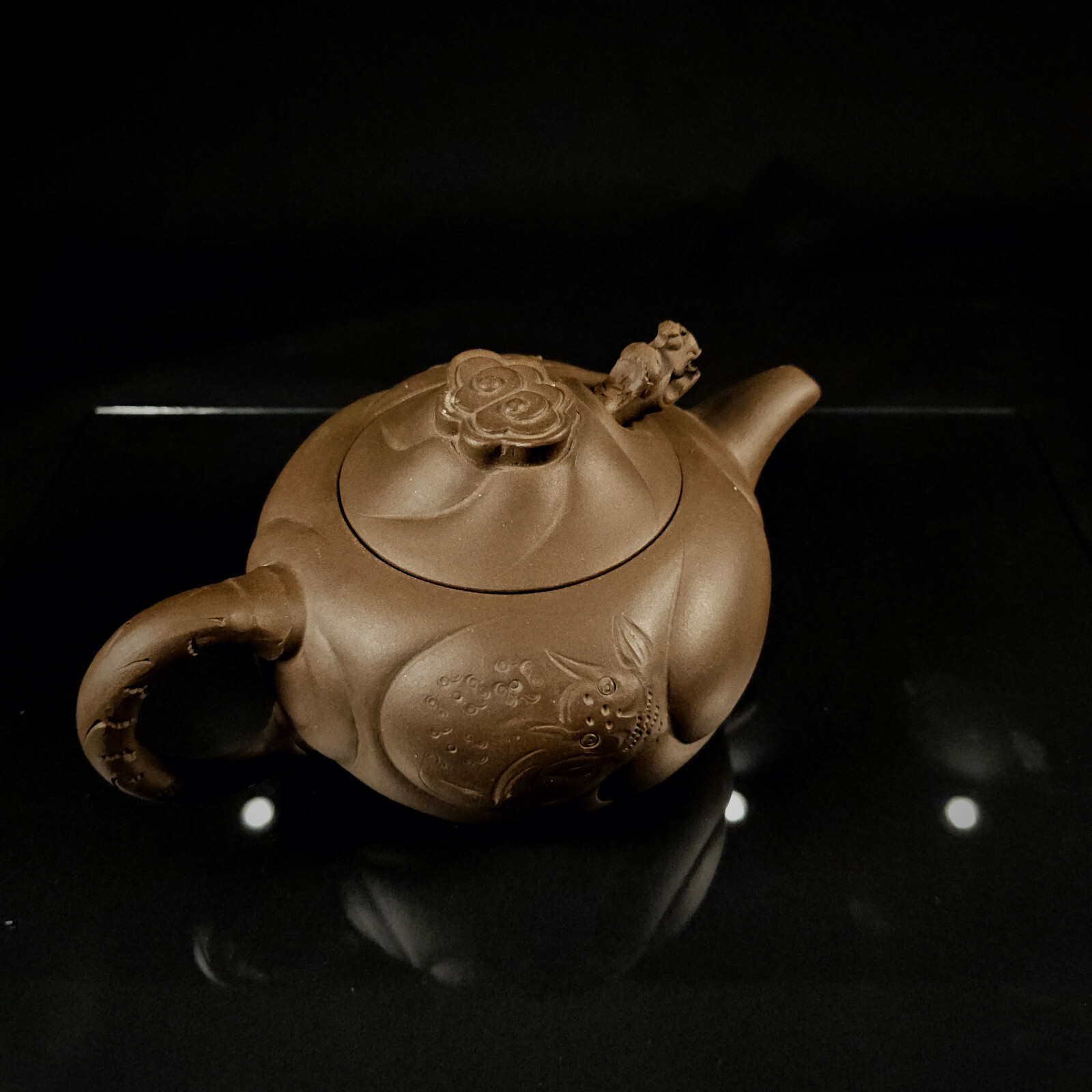 YIXING STONEWARE ‘DRAGON AND CARP’ TEAPOT, BY WANG YUYING, REPUBLIC PERIOD