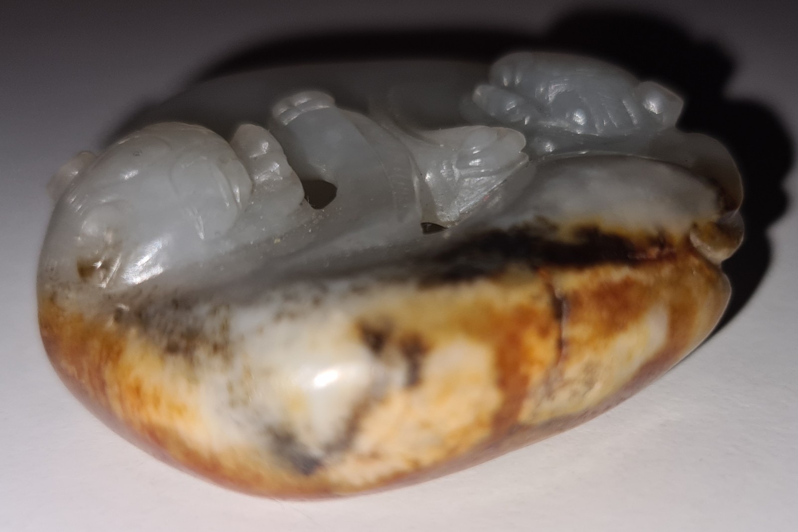 Chinese Carved Jade Pebble Pendant – Qing Dynasty – Mythical Beasts – 50g – 5cm