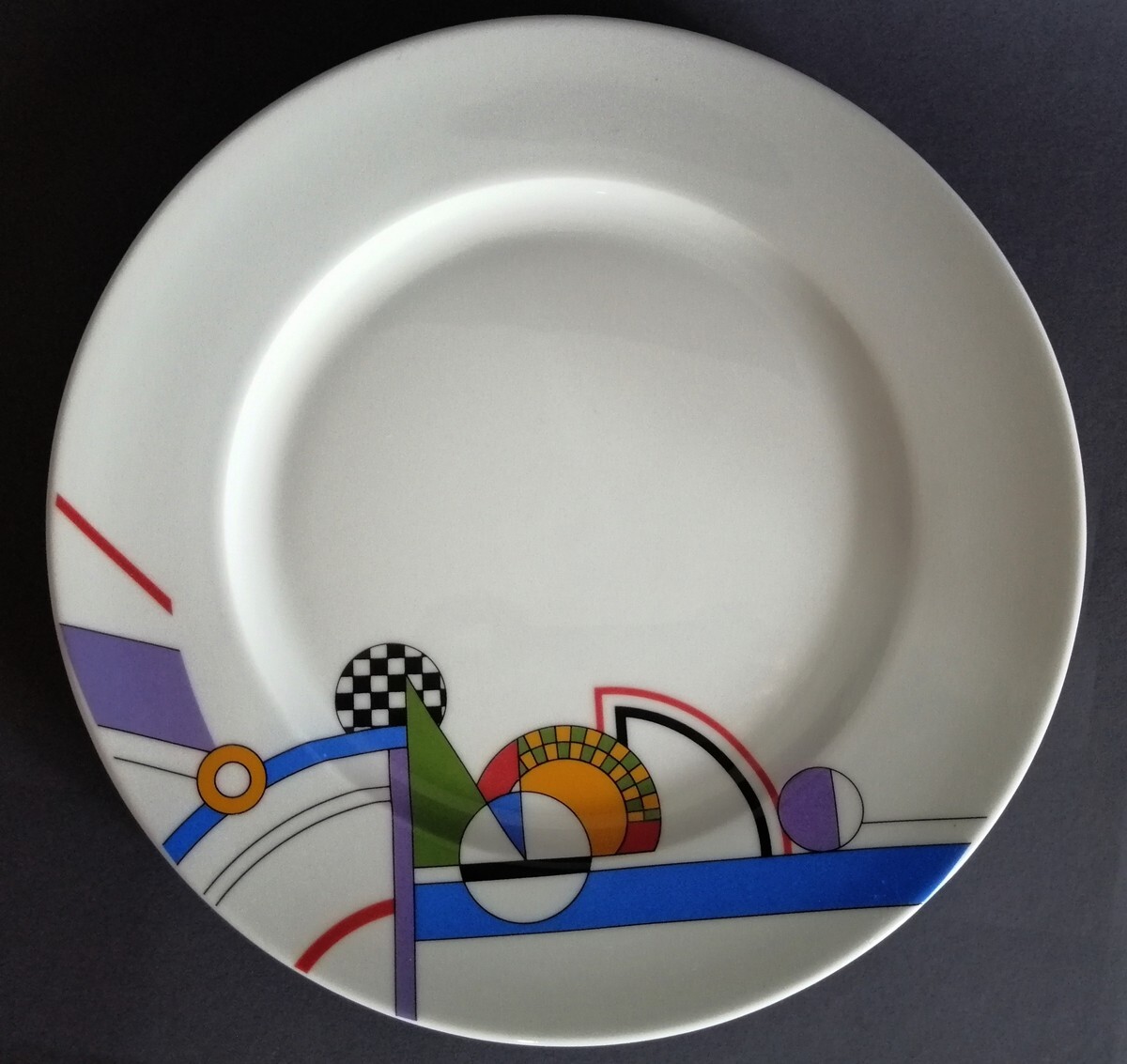 Extremely rare postmodern/constructivist design plate Kahla 1990s Germany