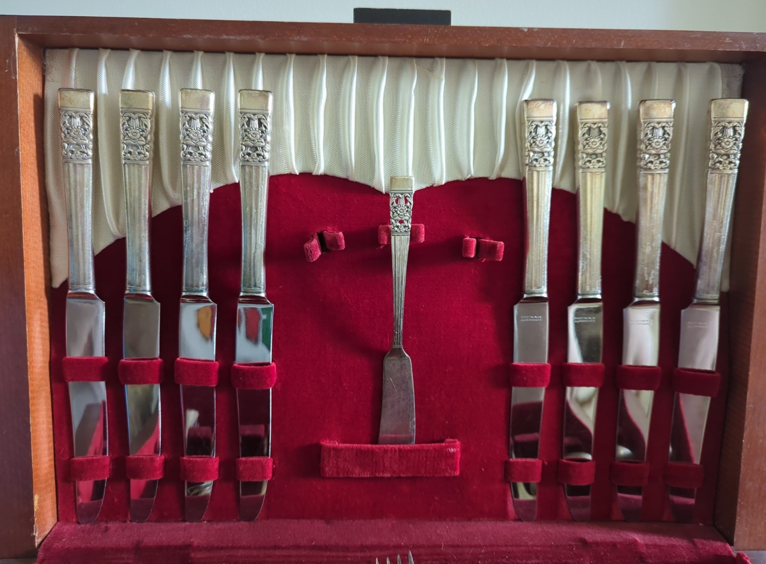 Community Plate Silverware-45 Piece Set In Wood Chest-Plus 18 Misc Pieces