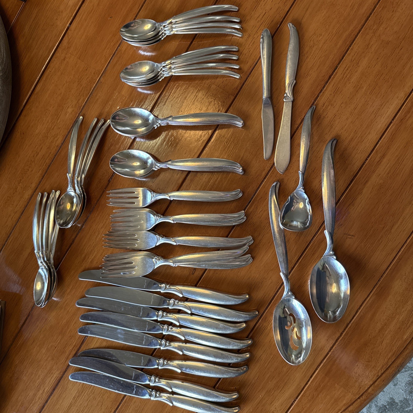 Vintage 1847 Rogers Bros. IS Flair Silverplate Flatware Set 49 Pieces MCM￼