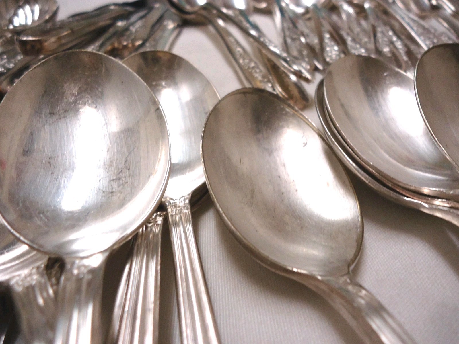ASSORTED SILVERPLATE FLATWARE MIXED LOT BULK 130-PIECES