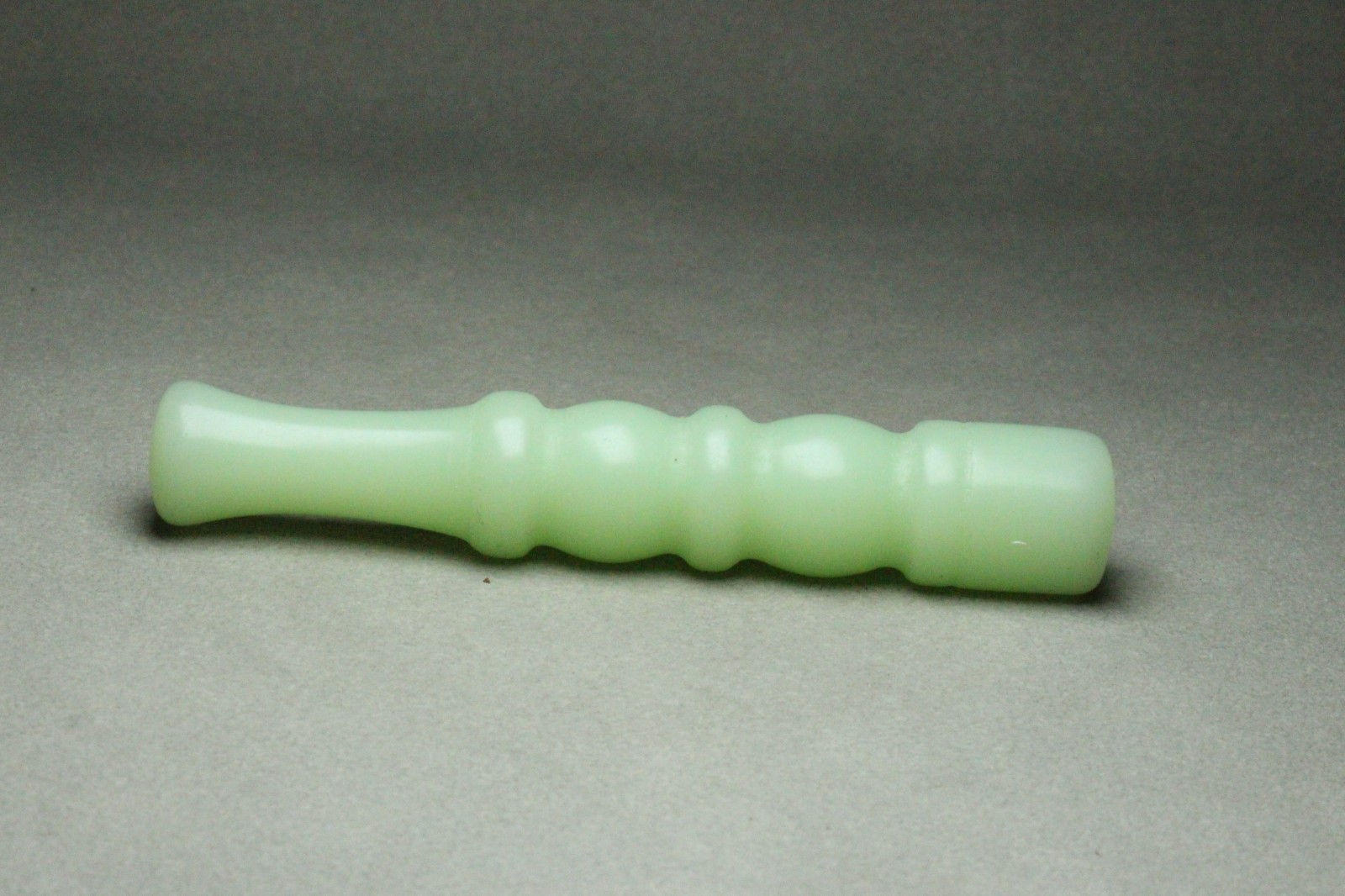 China Natural Dongling Jade green Pipe cigarette Holder Joint Healthy Cigarette