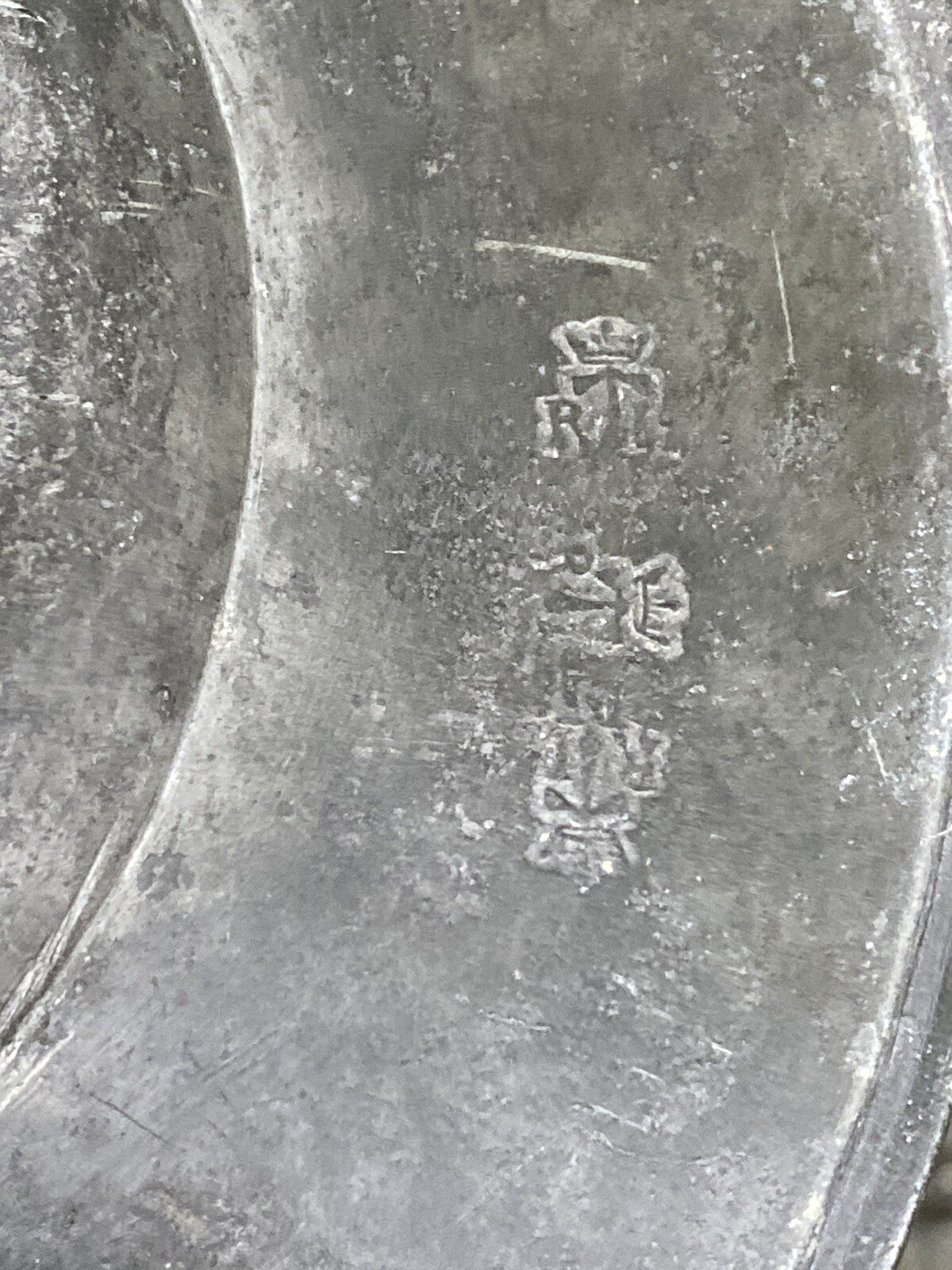 Large Winged Pewter Plate Called ‘À La Cardinal’ & Heraldry & Coat Of Arms
