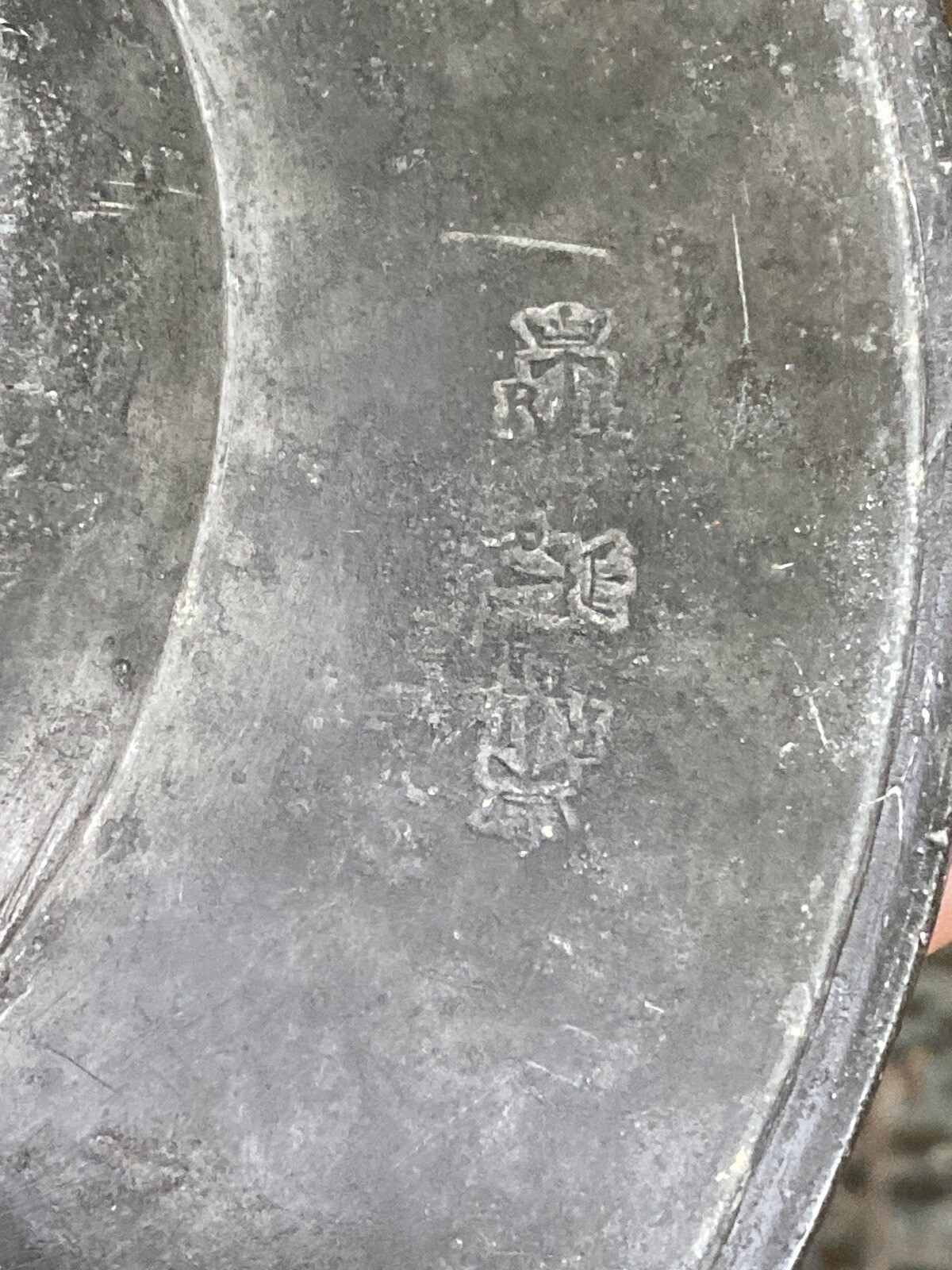 Large Winged Pewter Plate Called ‘À La Cardinal’ & Heraldry & Coat Of Arms