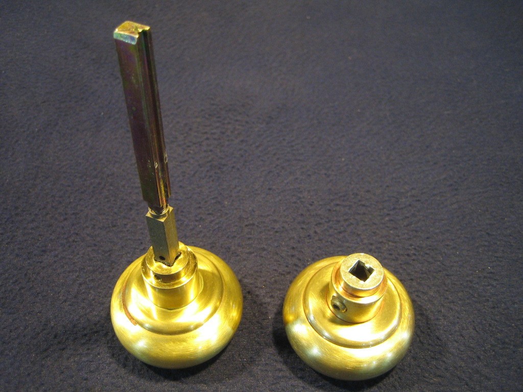 Vintage Entry Mortise Lock Brass Knobs & Plates Cylinder w/ 2 Keys – Yale NOS