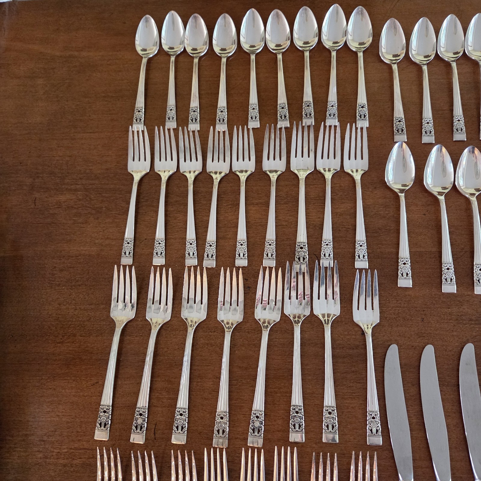 Oneida 1936 Coronation Community Silverware Utensils Flatware Set of 119 pcs
