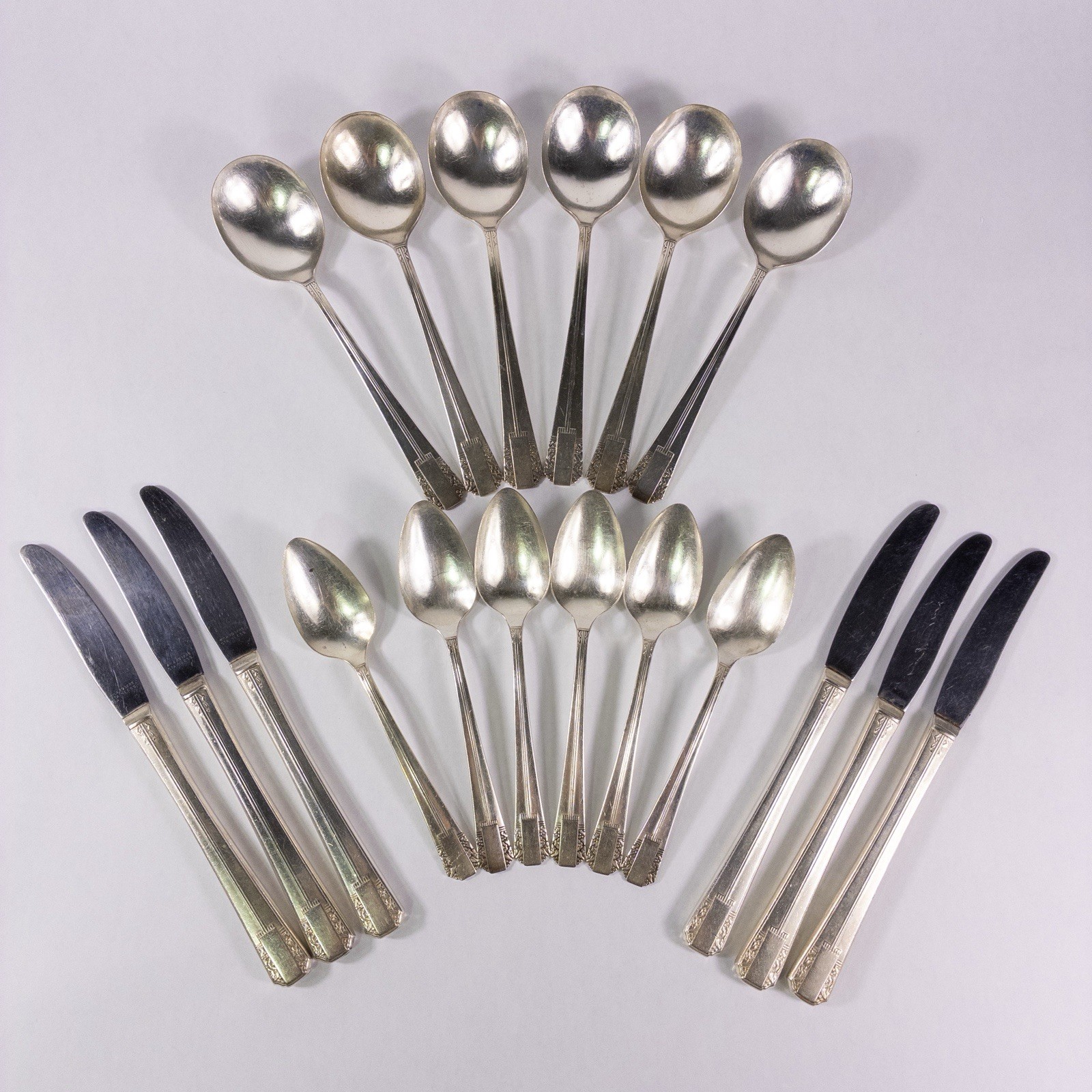 Park Lane Wm. A. Rogers Oneida 18-Piece Silverware Set Silverplated Serves 6