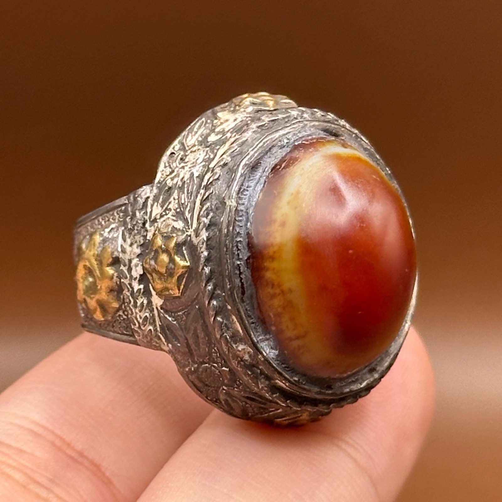 Very Nice Ancient Near Eastern Lukmik Eye Pattern banded Agate Silver Ring