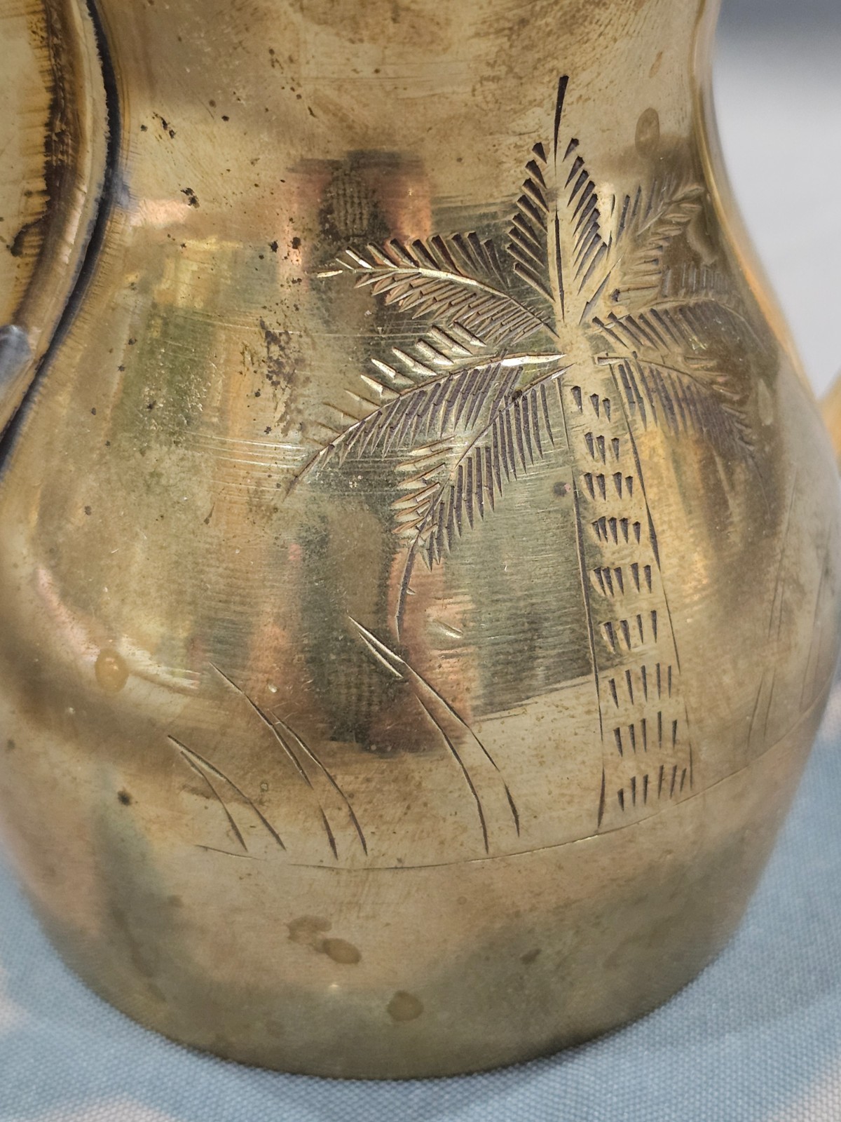 Brass Dallah Coffee Pot – Suitable for Arabic Coffee and Table Décor