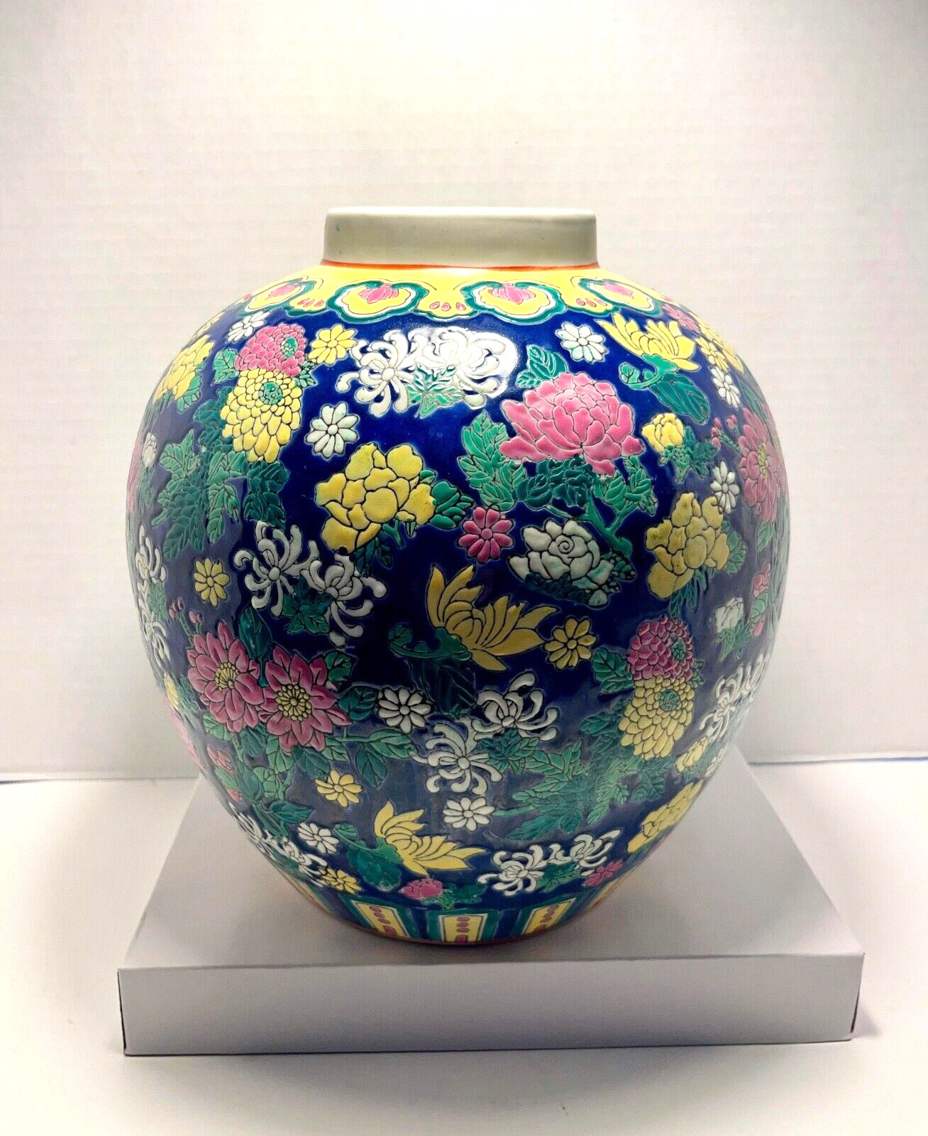 RARE Republic Era Chinese Ginger Jar Vase with Polychrome Enamels 11″