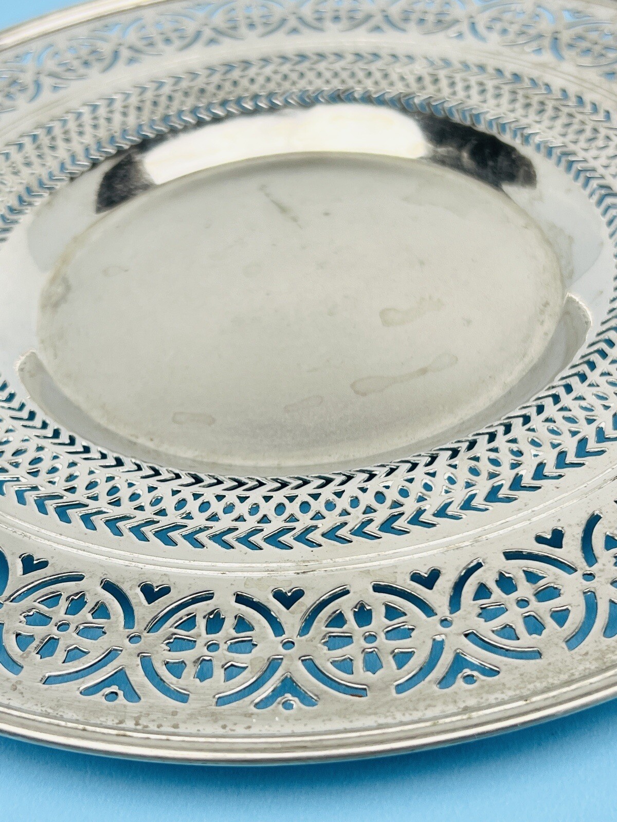 Manning Bowman Silver Plated Serving Tray 10″ Open Filigree Parties Weddings