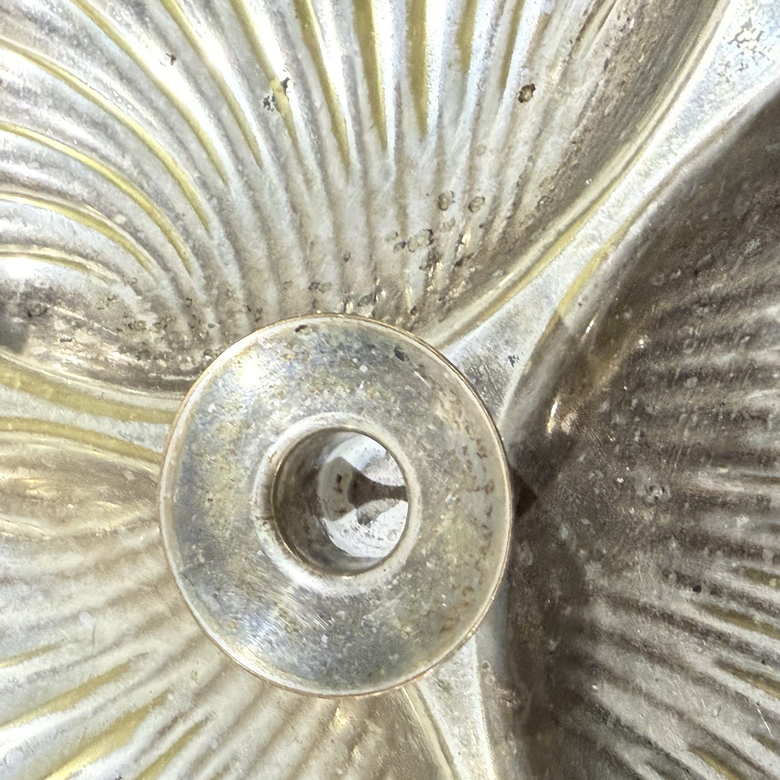 Sheridan Silver Plated Triple Shell Serving Plate w/ Center Candle Holder Vtg