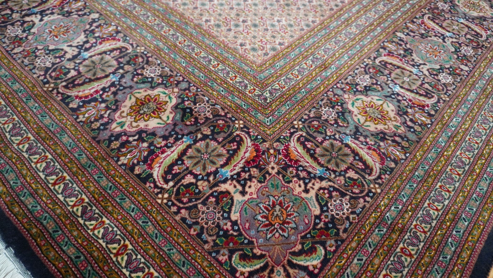 Superb Silk & Wool Tabrizz Hand Knotted Oriental Rug 9’8″ x 13’3″