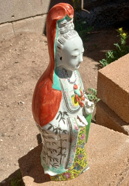 ANTIQUE 19TH C. CHINESE PORCELAIN FAMILLE ROSE GUANYIN FIGURINE STATUE 13″ T