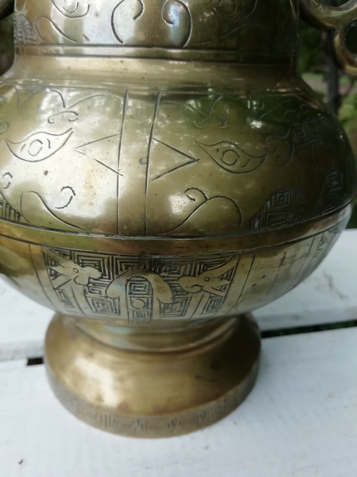 Heavy Antique Chinese Solid Brass Engraved Vase Urn Serpent Handles 2.25 Kilo’s