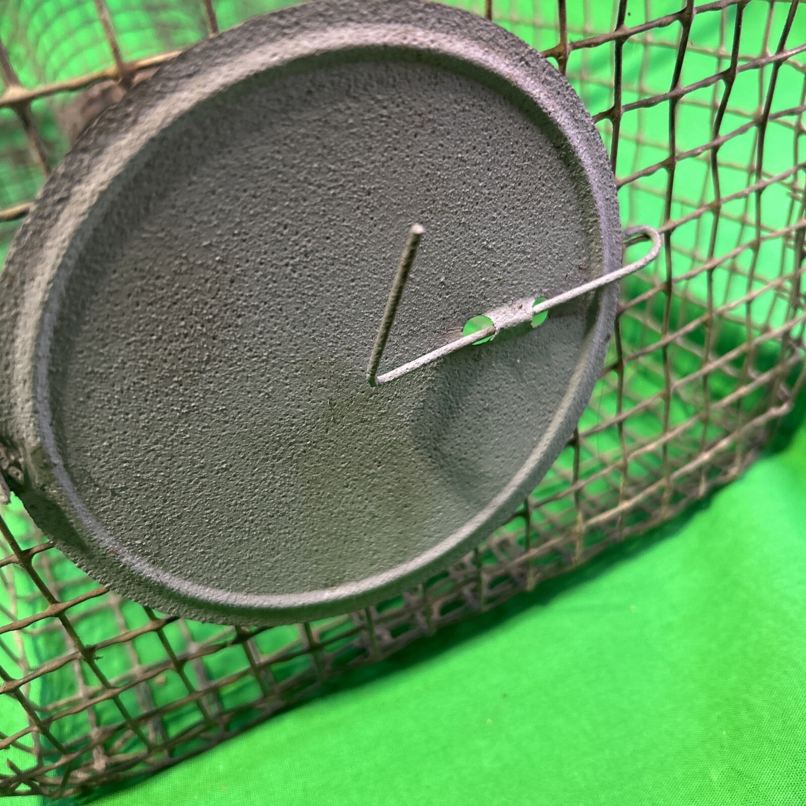 Vintage 8″ x 18″ Metal Wire Small Live Animal Bait Carry Cage Old
