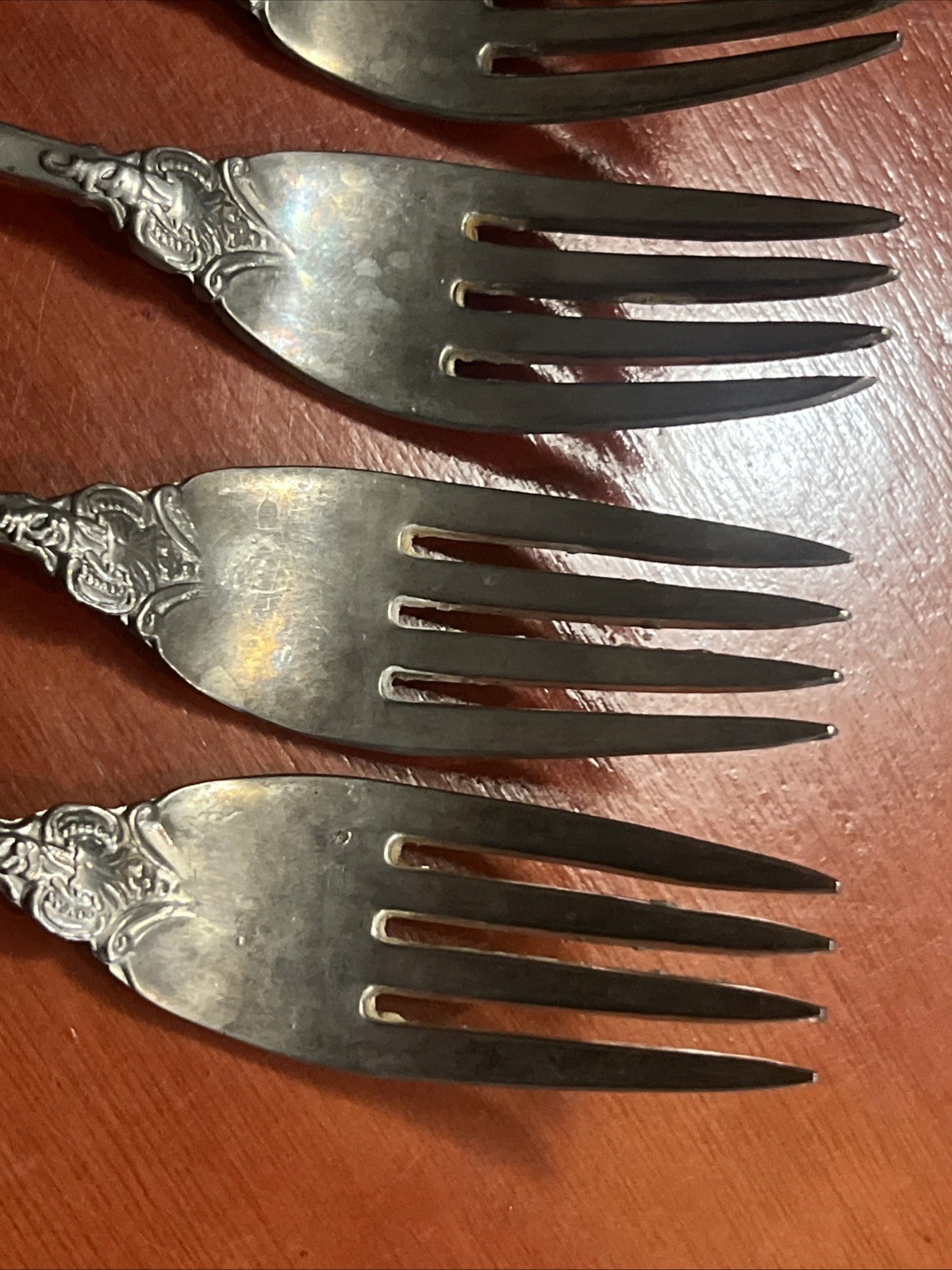 Baroque by Godinger Silver Plate Flatware Set Of 51 In Wood Felt Lined Box As Is