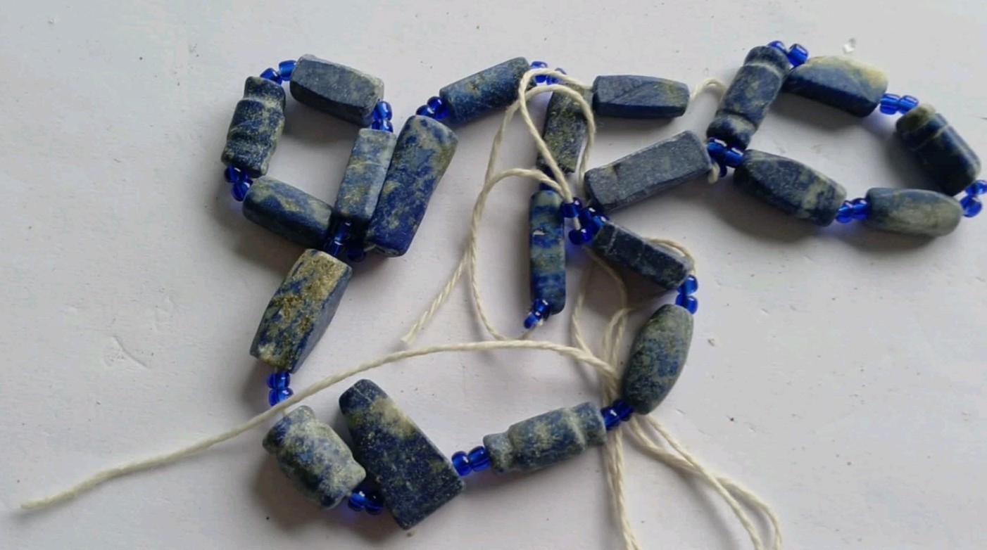 ANTIQUE LAPIS LAZULI BEAD NECKLACE STRING /20th century AD/