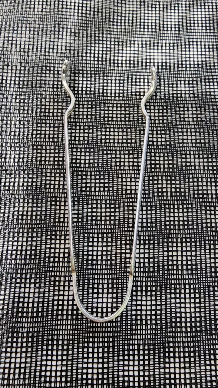 😃HOLMES & EDWARDS ANTIQUE WINDSOR SILVERPLATED SUGAR CUBE TONGS 🤍 ◽️