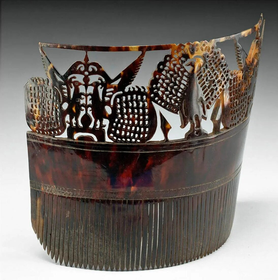 Rare 19th Cent. Indonesian Shell Hai Kara Jangga from Sumba Island Aristocratic