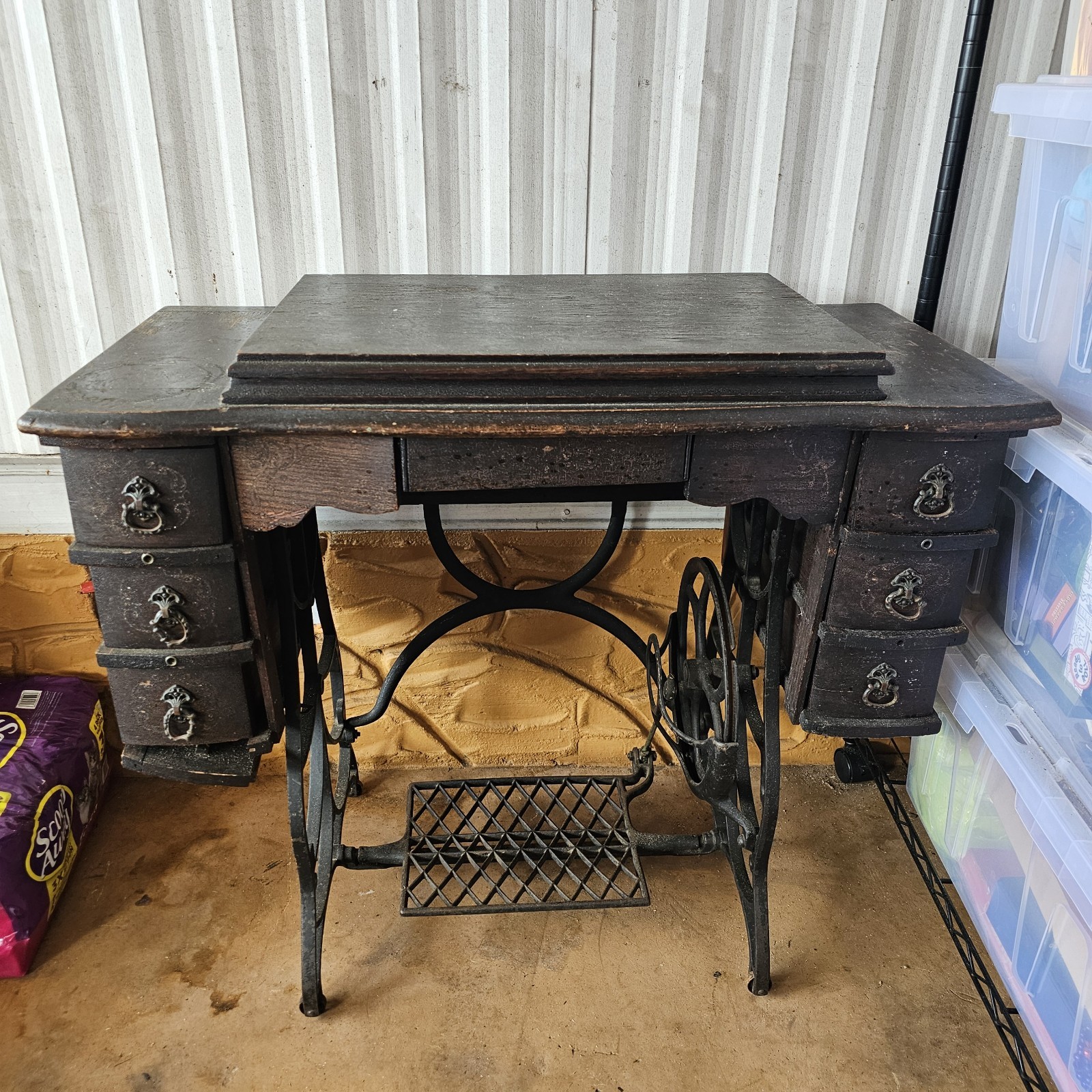 Antique Singer Treadle Sewing Machine With Cabinet and Base READ LOCAL PICK UP