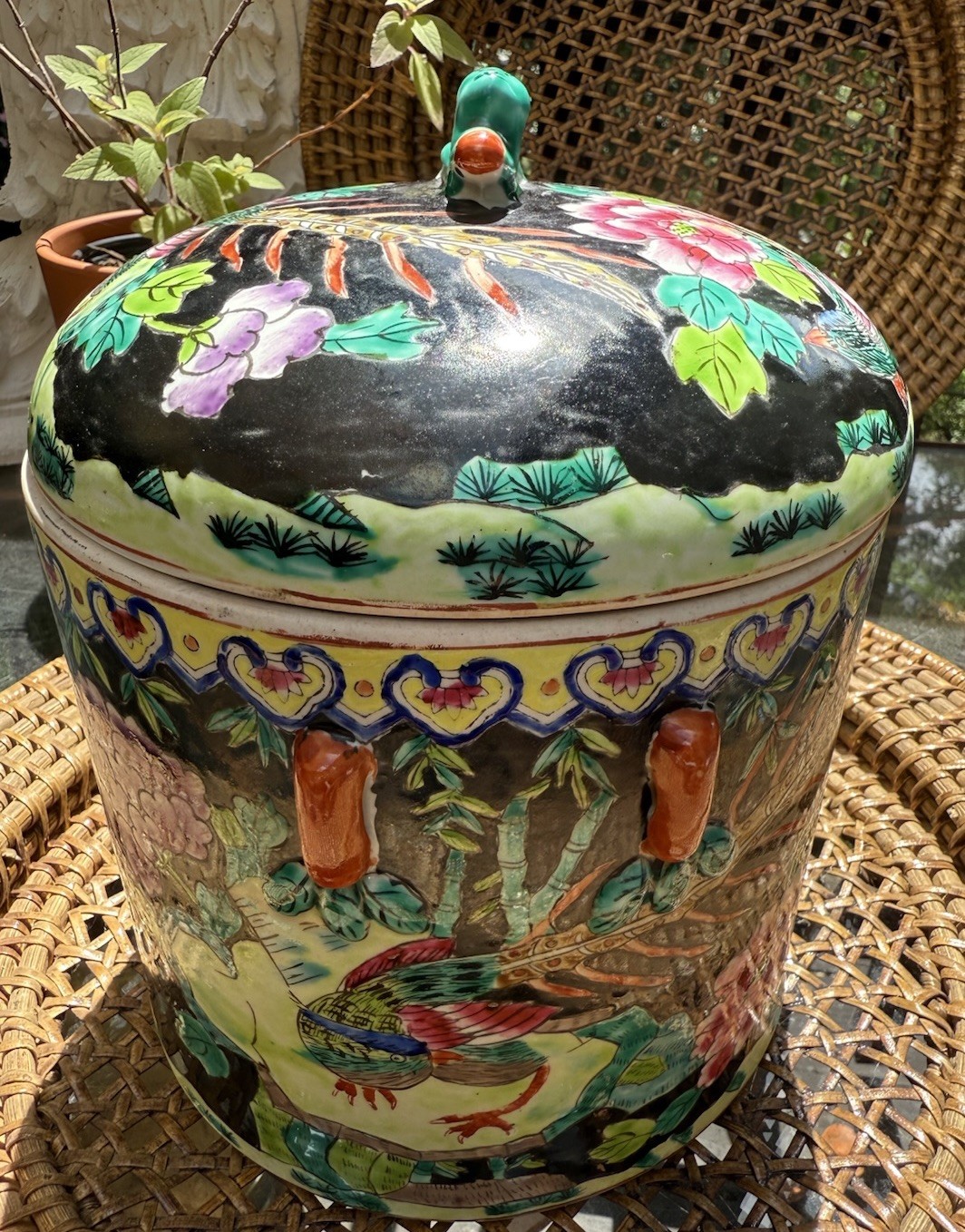 Early 20th Century Chinese Qing Dynasty Black Floral Porcelain Famille Noir Jar