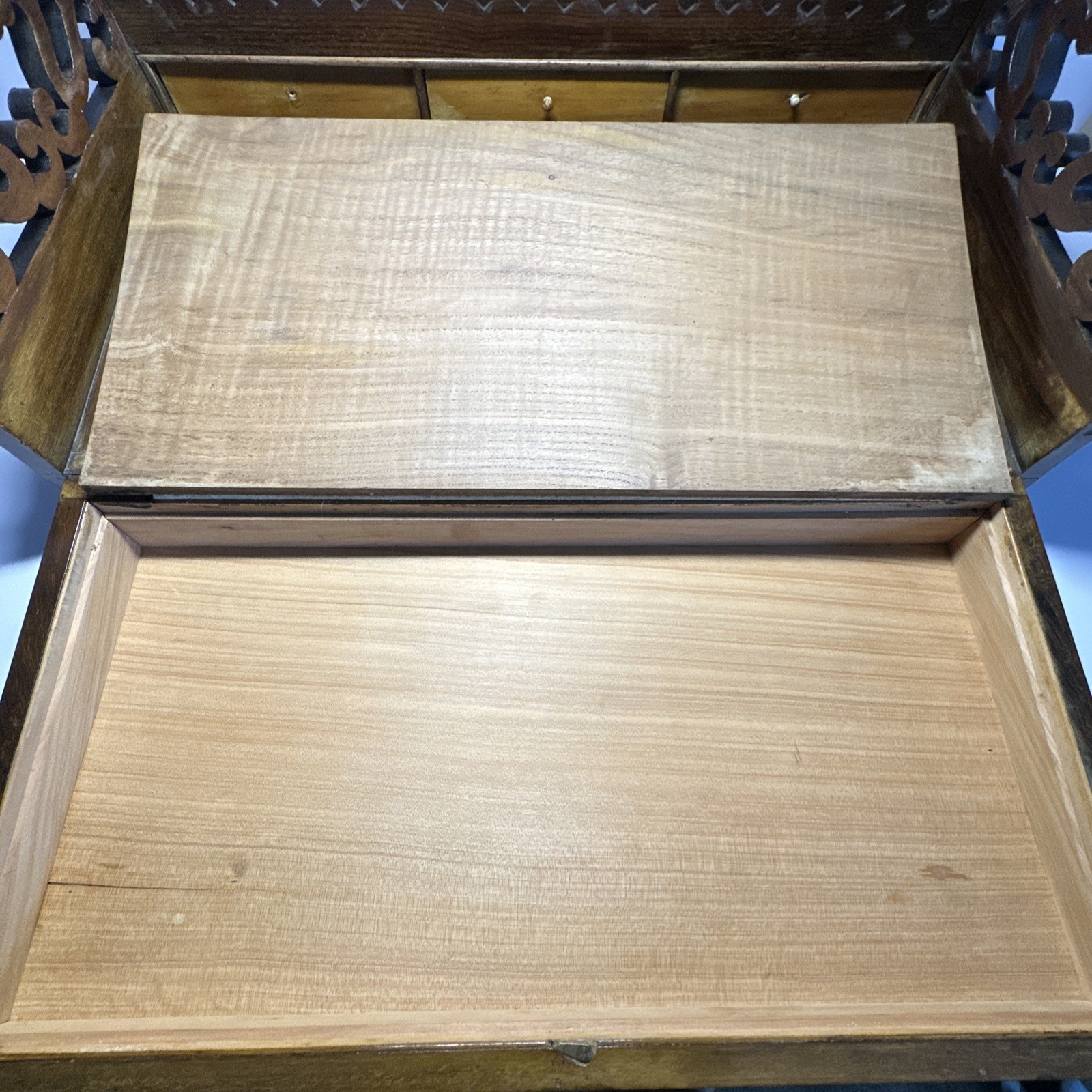 Elegant Antique Victorian Marquetry Walnut Inlaid Writing Slope Box Lap Desk