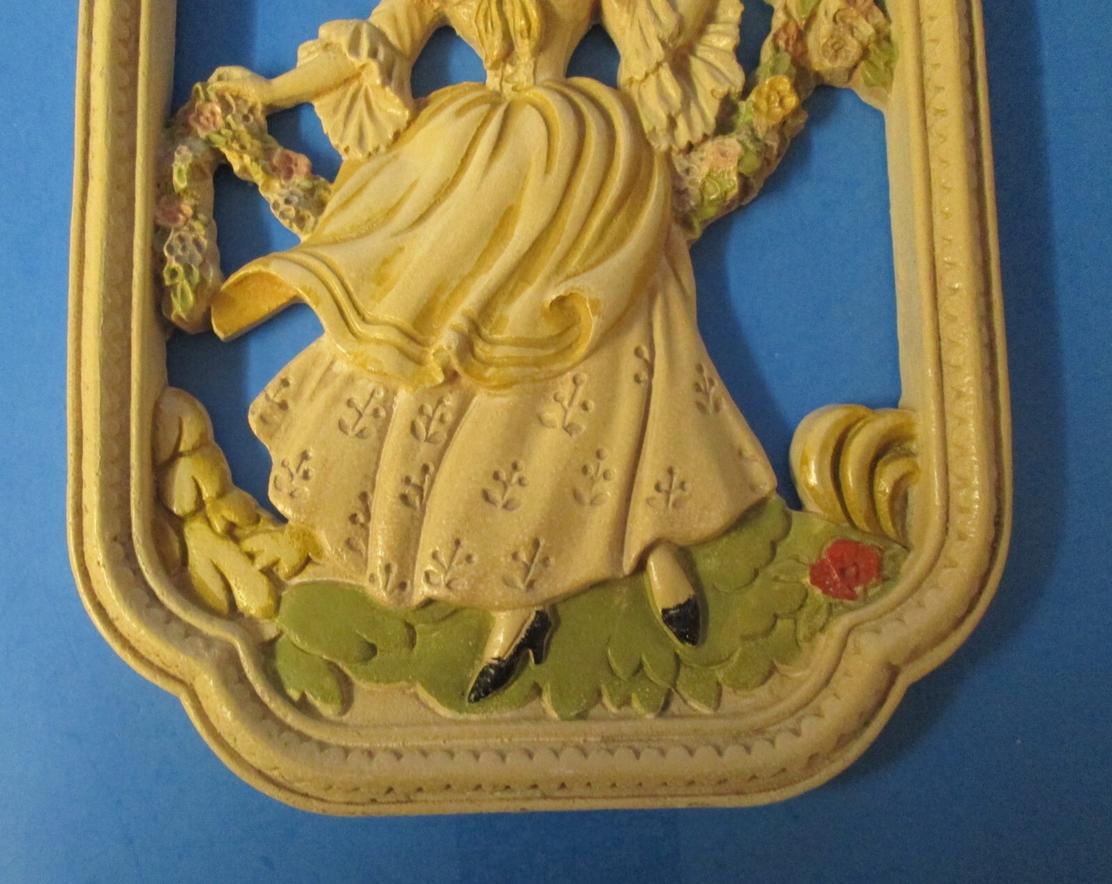 chalk ware plaster plaque Southern Lady w/ flower garland wall decoration “chip”