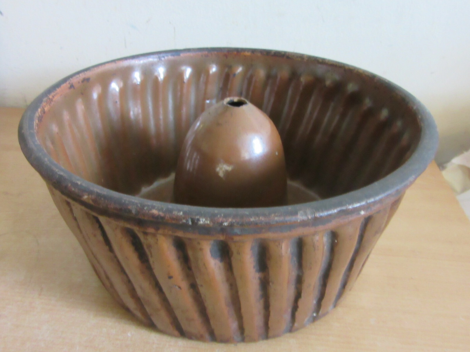 Antique large Glazed Redware pottery Bunt cake pan jello mold 11.25″x5.5″